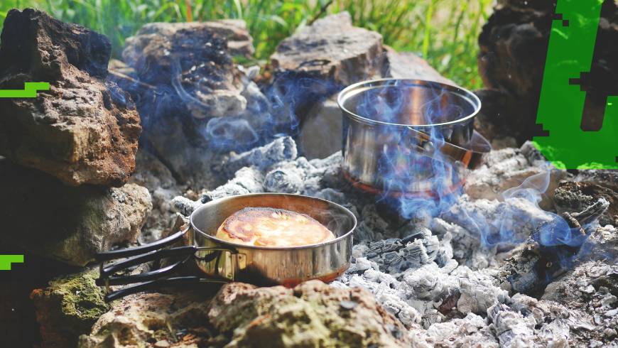 gotowanie w terenie na ognisku